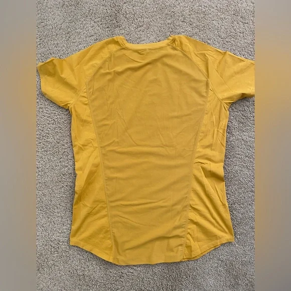 Alphalete Bundle (2 shirts) - Picture 3 of 5